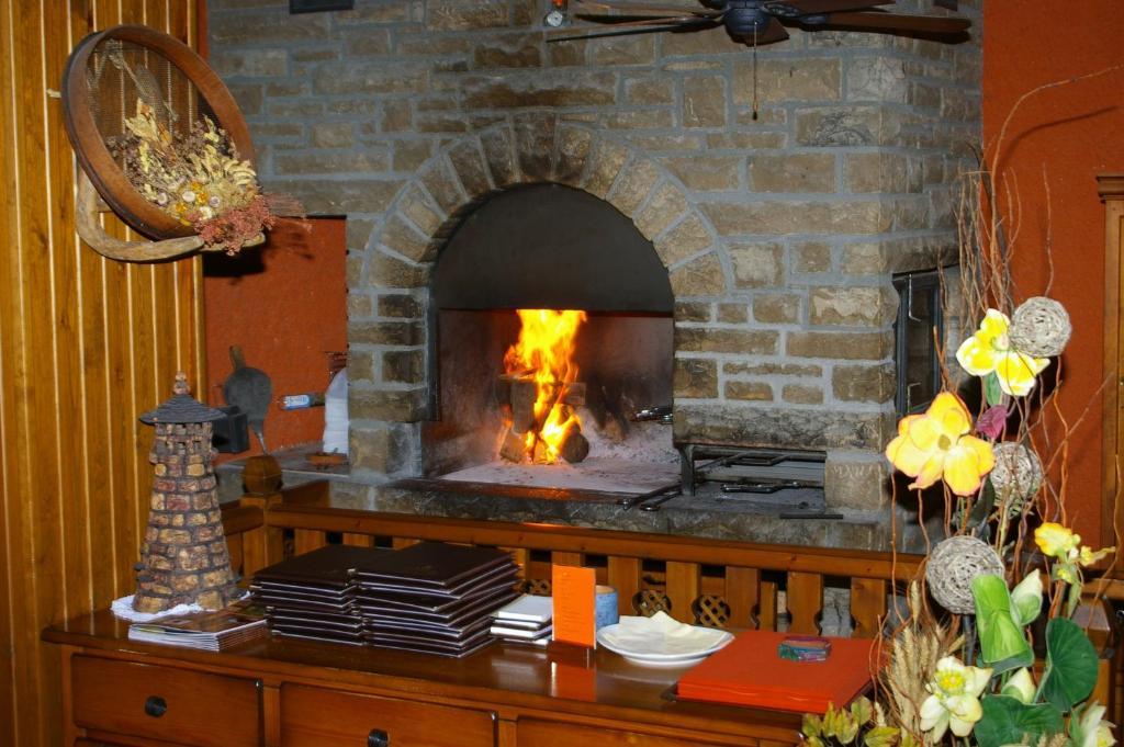 Hosteleria Santa Cruz Santa Cruz De La Seros Bagian luar foto