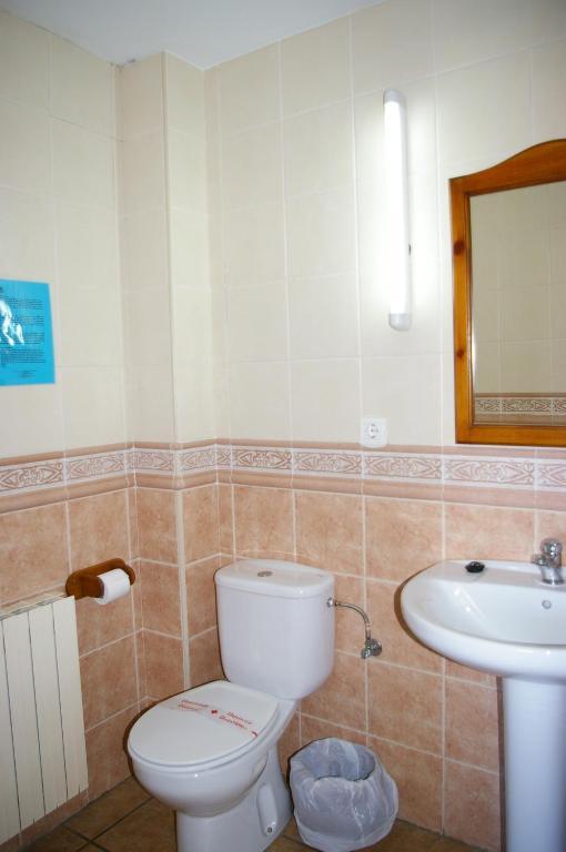 Hosteleria Santa Cruz Santa Cruz De La Seros Ruang foto